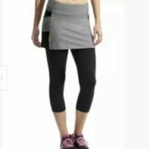 VGUC  - ATHLETA Be Free 2 in 1 Capri Black Leggings w/ Gray Skirt - Large